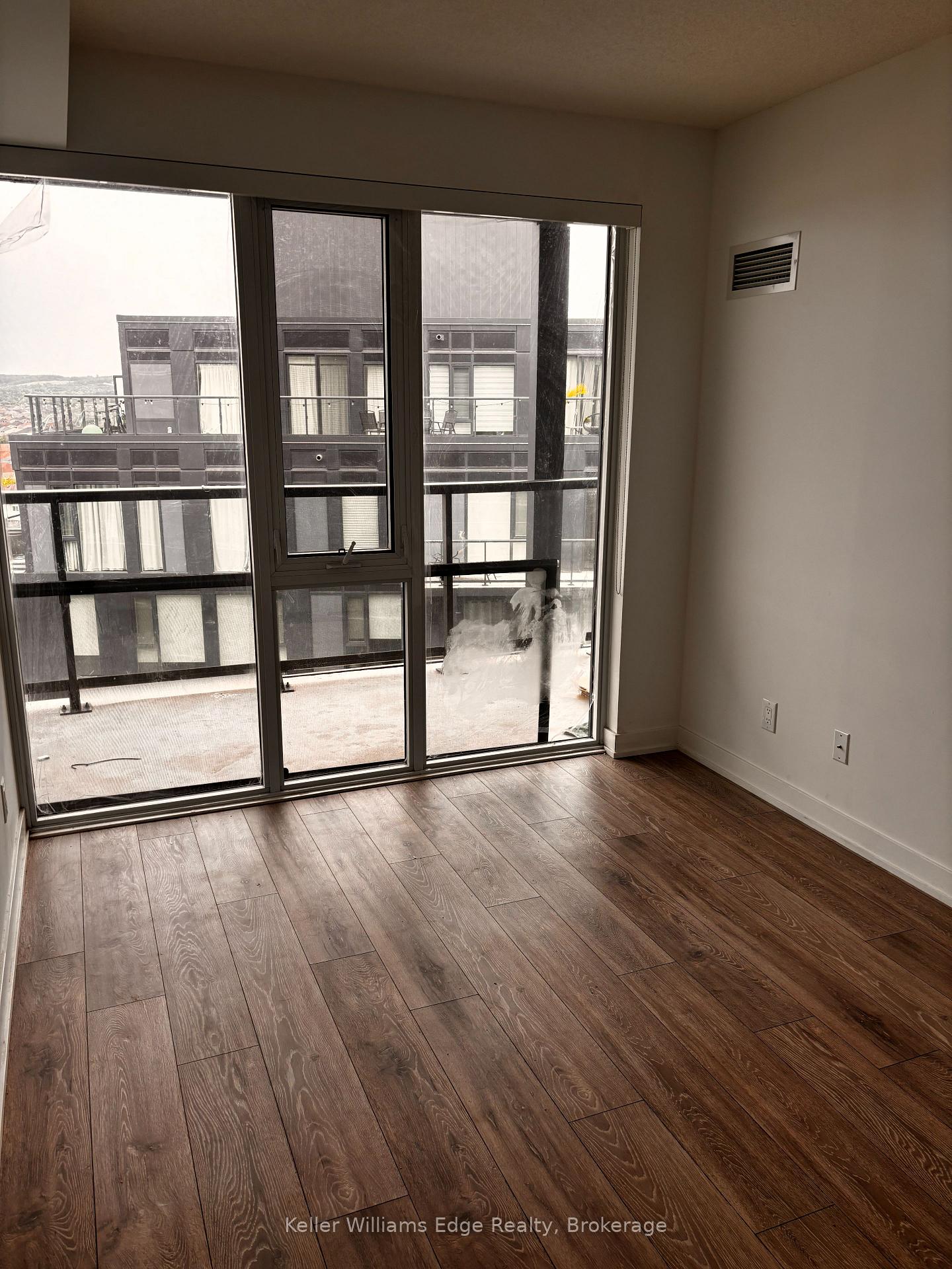 Photo 3 of Unit 9, 3200 Dakota Common, Burlington, Alton — HOMEH