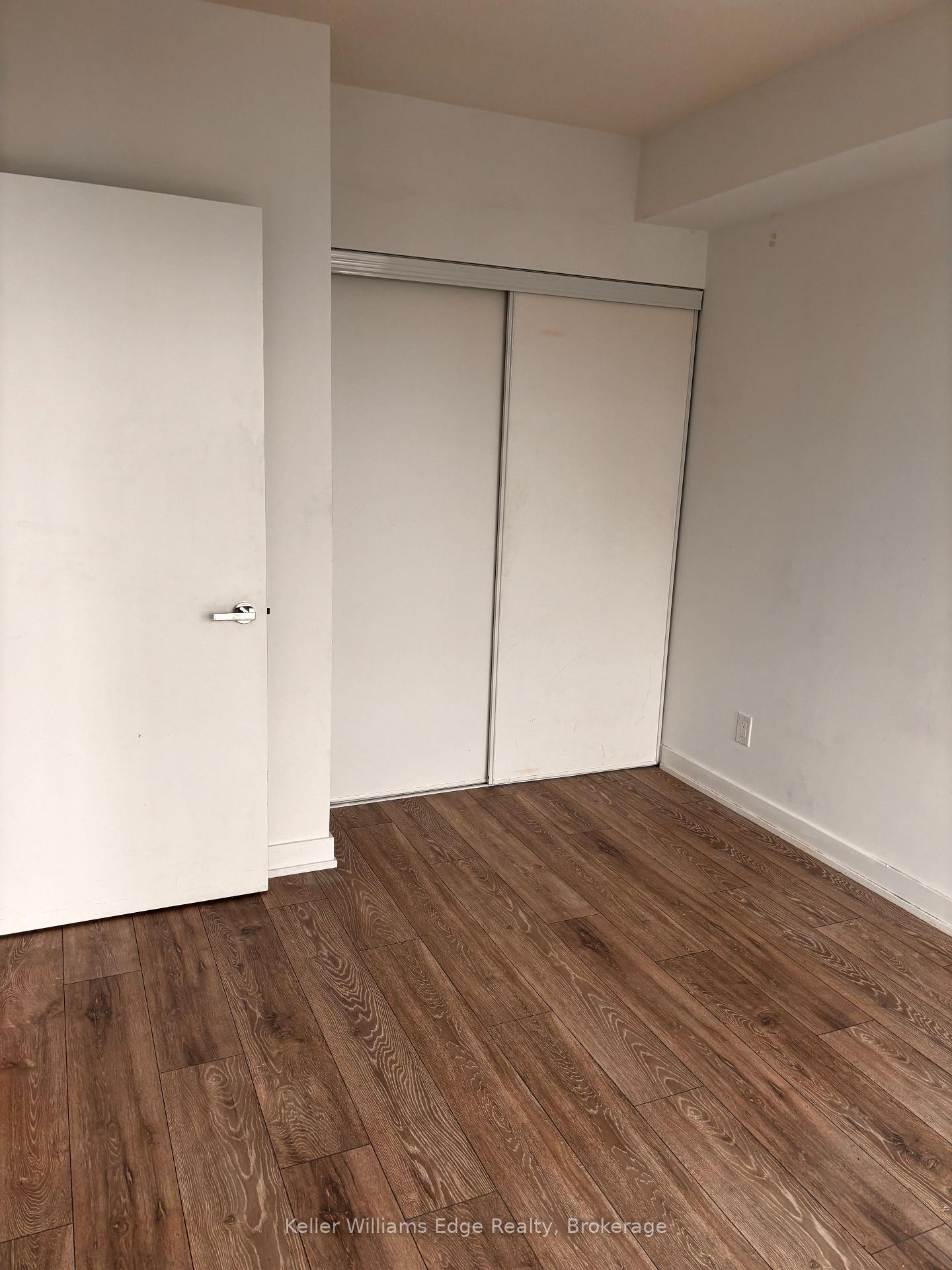 Photo 4 of Unit 9, 3200 Dakota Common, Burlington, Alton — HOMEH