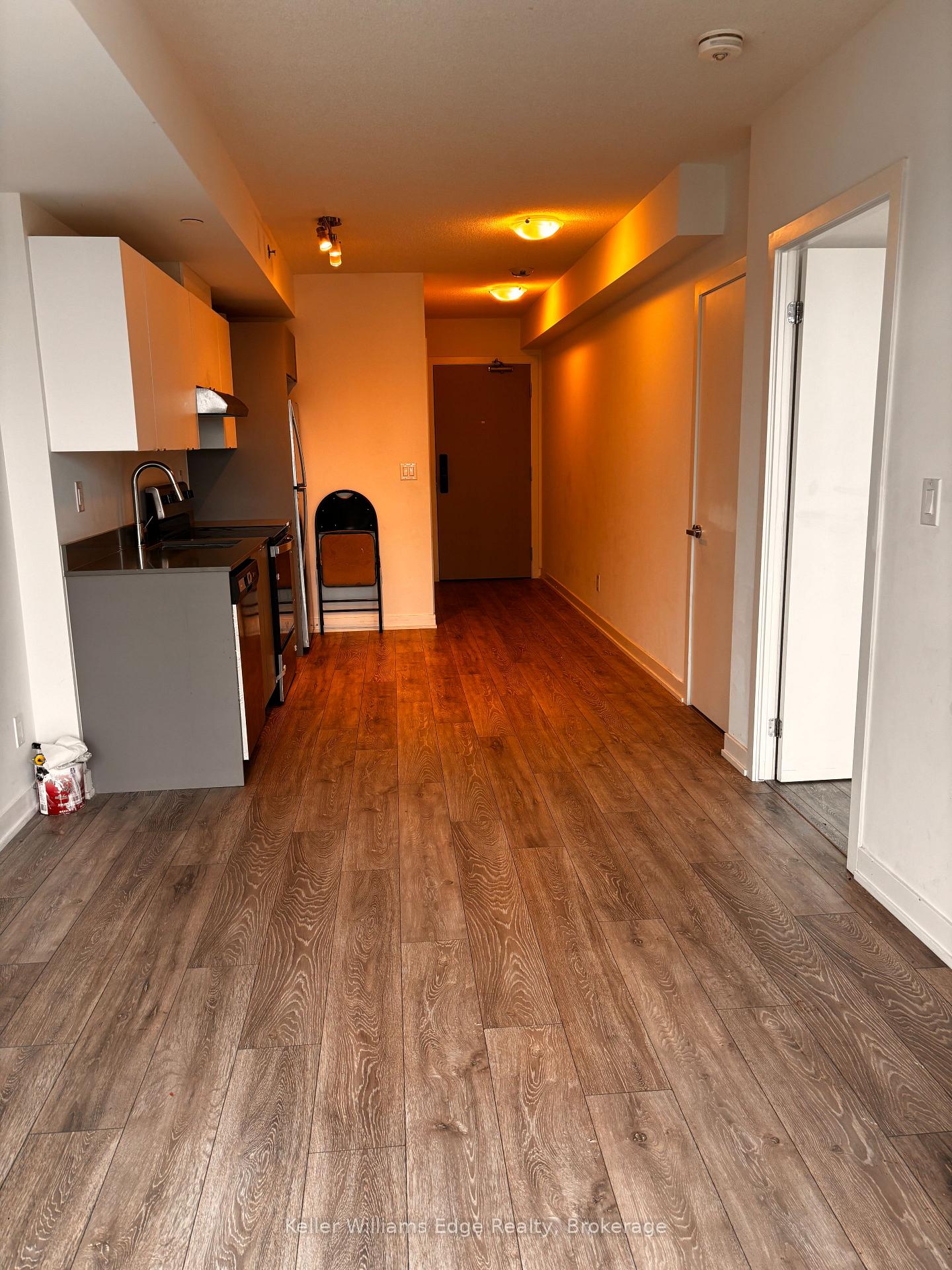 Photo 6 of Unit 9, 3200 Dakota Common, Burlington, Alton — HOMEH