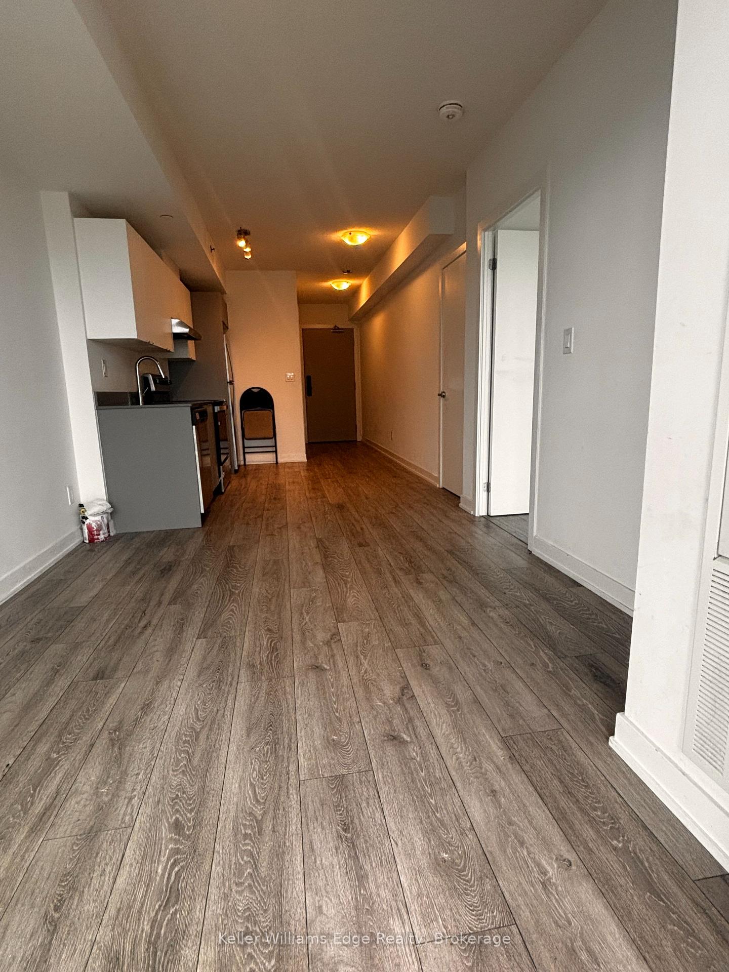 Photo 7 of Unit 9, 3200 Dakota Common, Burlington, Alton — HOMEH