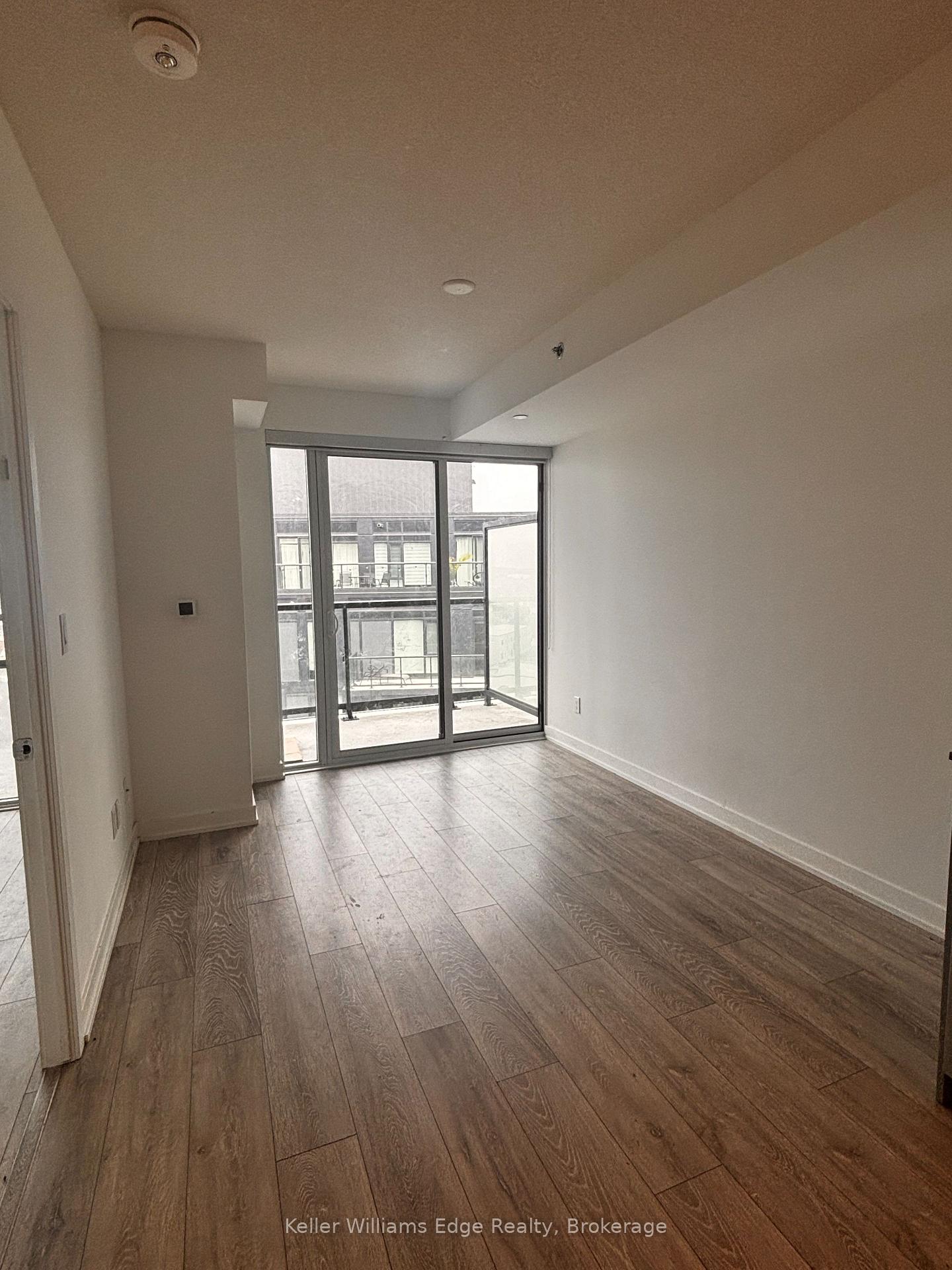Photo 8 of Unit 9, 3200 Dakota Common, Burlington, Alton — HOMEH
