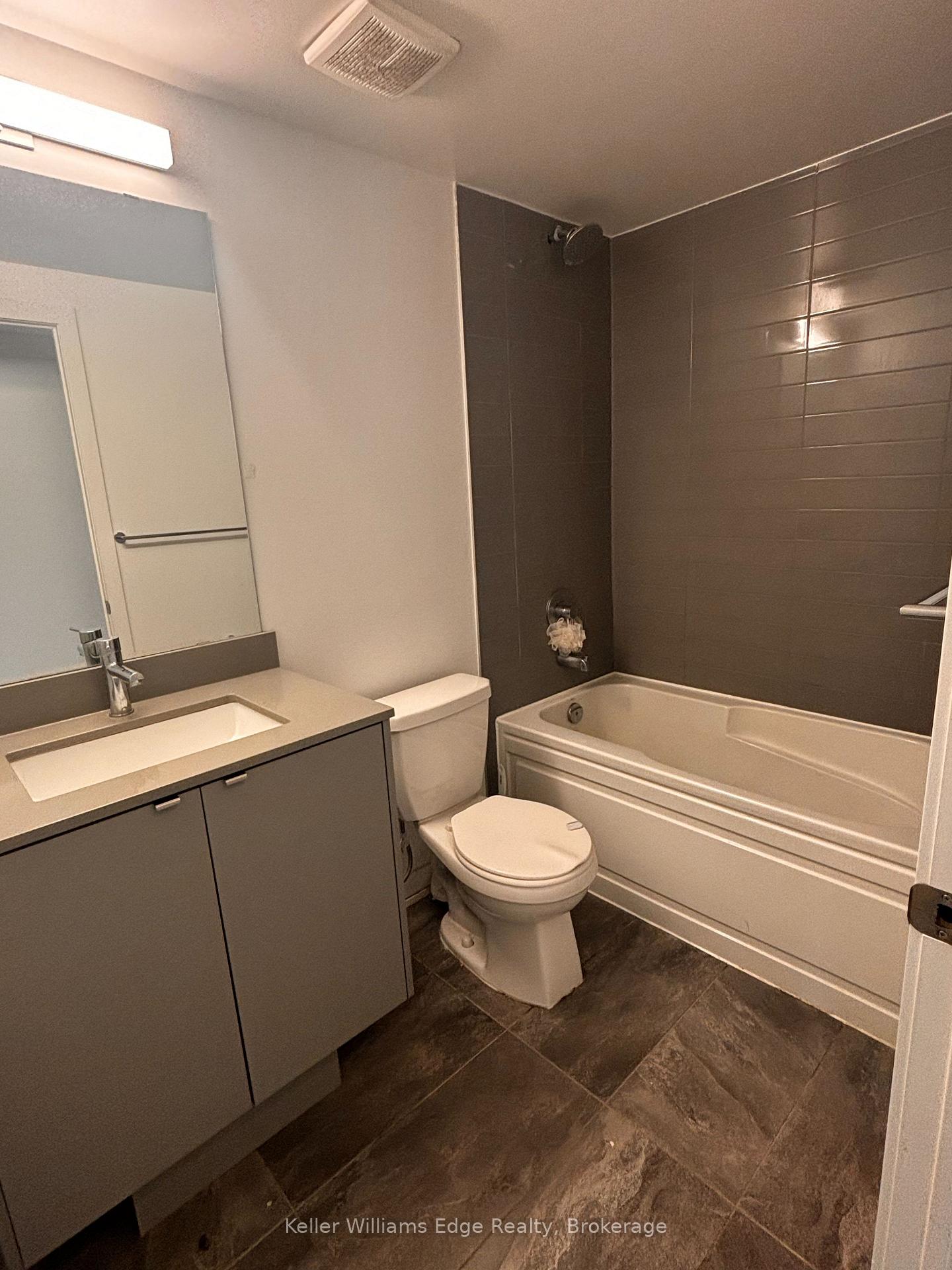 Photo 10 of Unit 9, 3200 Dakota Common, Burlington, Alton — HOMEH