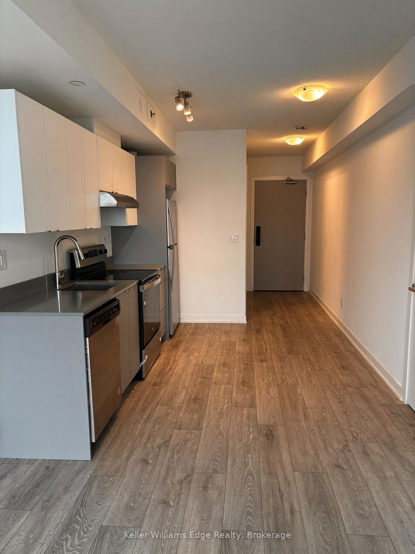 Photo 13 of Unit 9, 3200 Dakota Common, Burlington, Alton — HOMEH