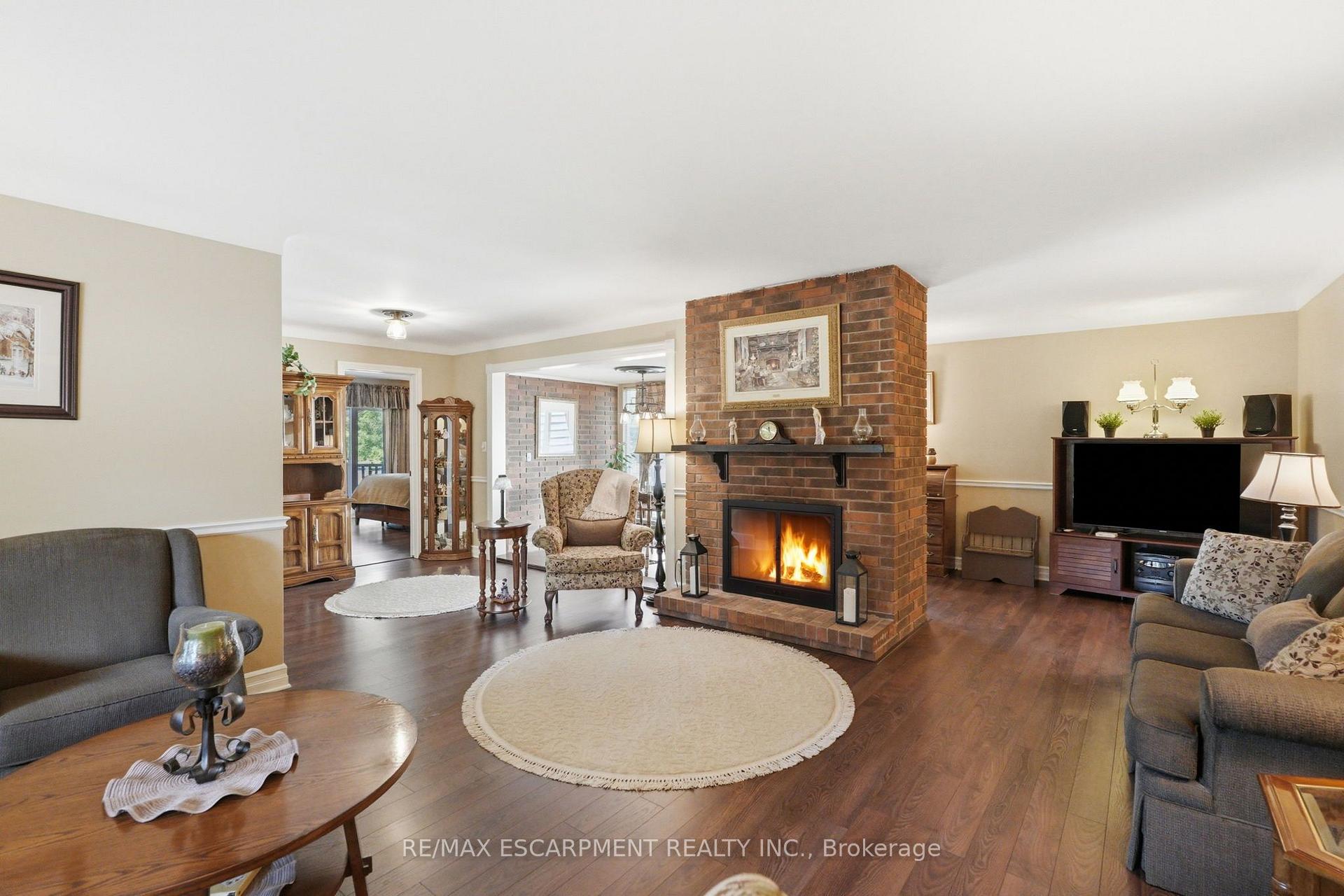 Photo 6 of 2A Valley Road, St. Catharines, Rykert/Vansickle — HOMEH