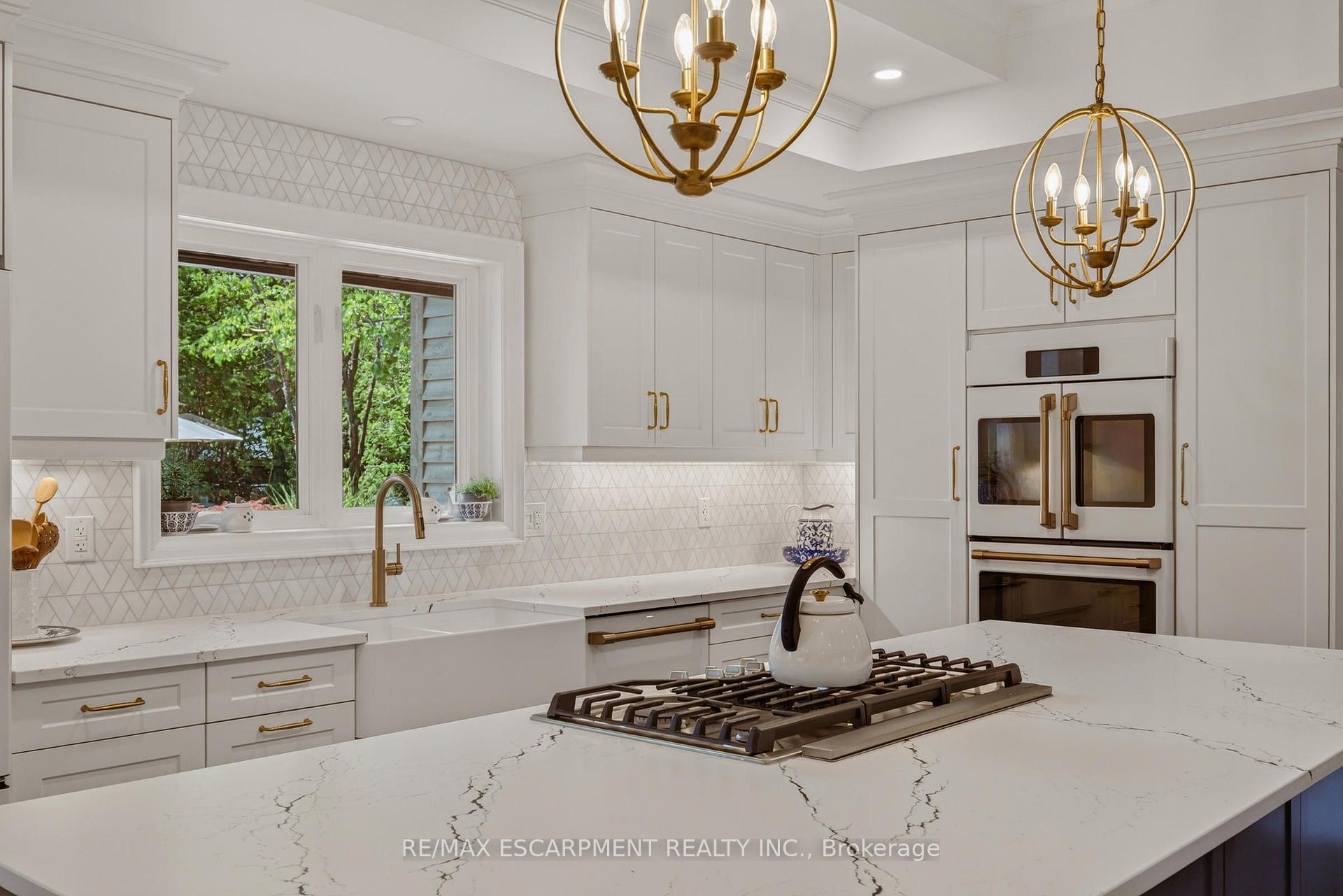 Photo 8 of 302 Harmony Road, Hamilton, Ancaster — HOMEH