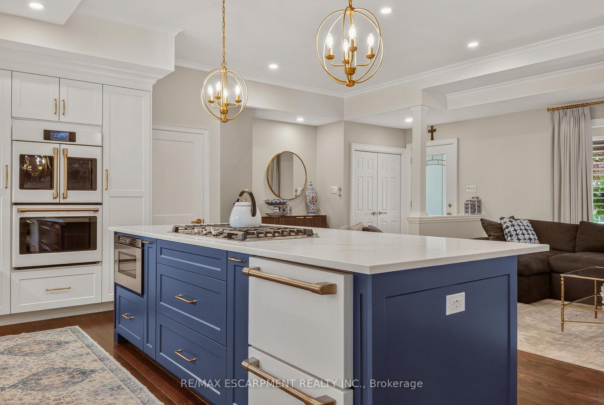 Photo 10 of 302 Harmony Road, Hamilton, Ancaster — HOMEH