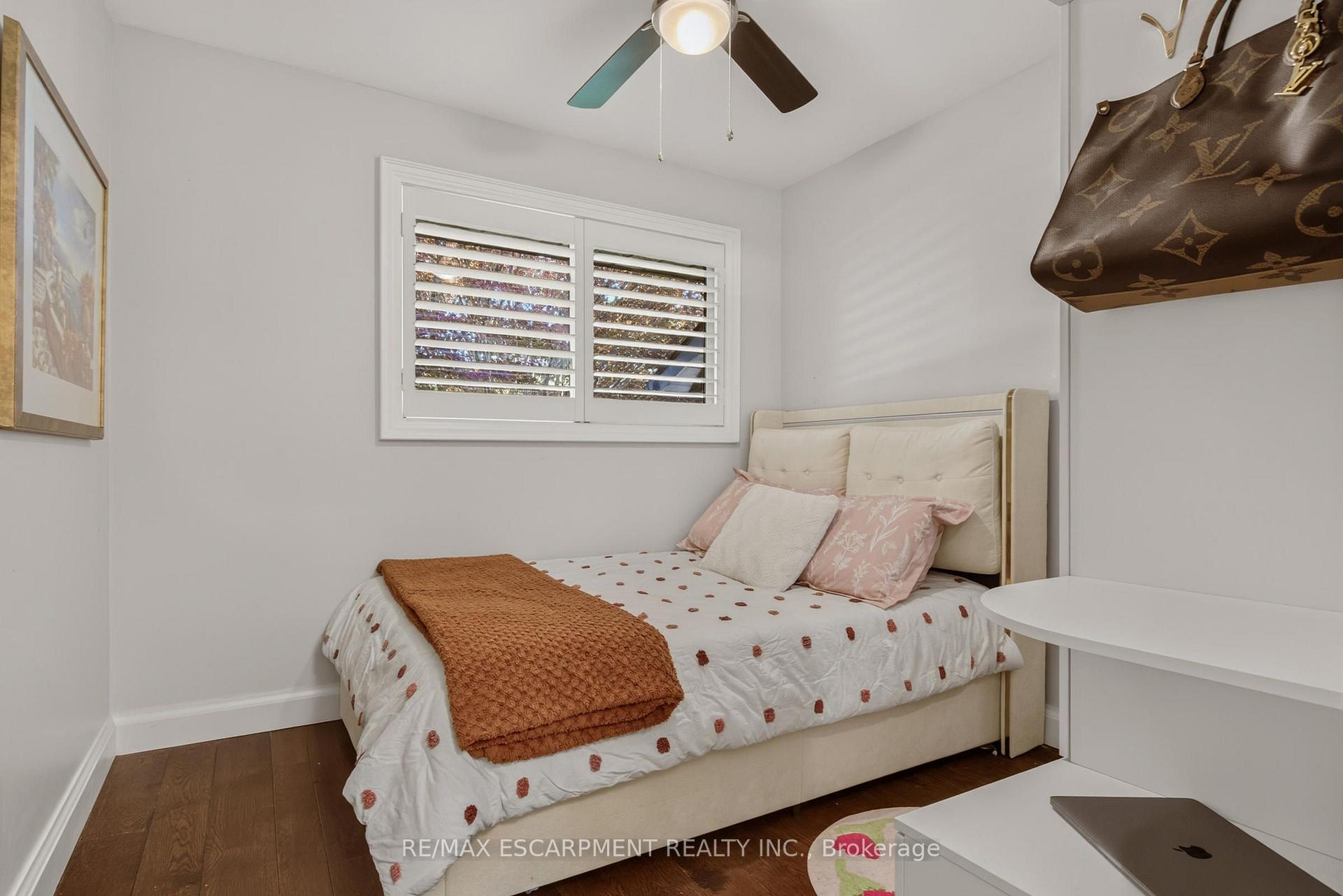 Photo 23 of 302 Harmony Road, Hamilton, Ancaster — HOMEH