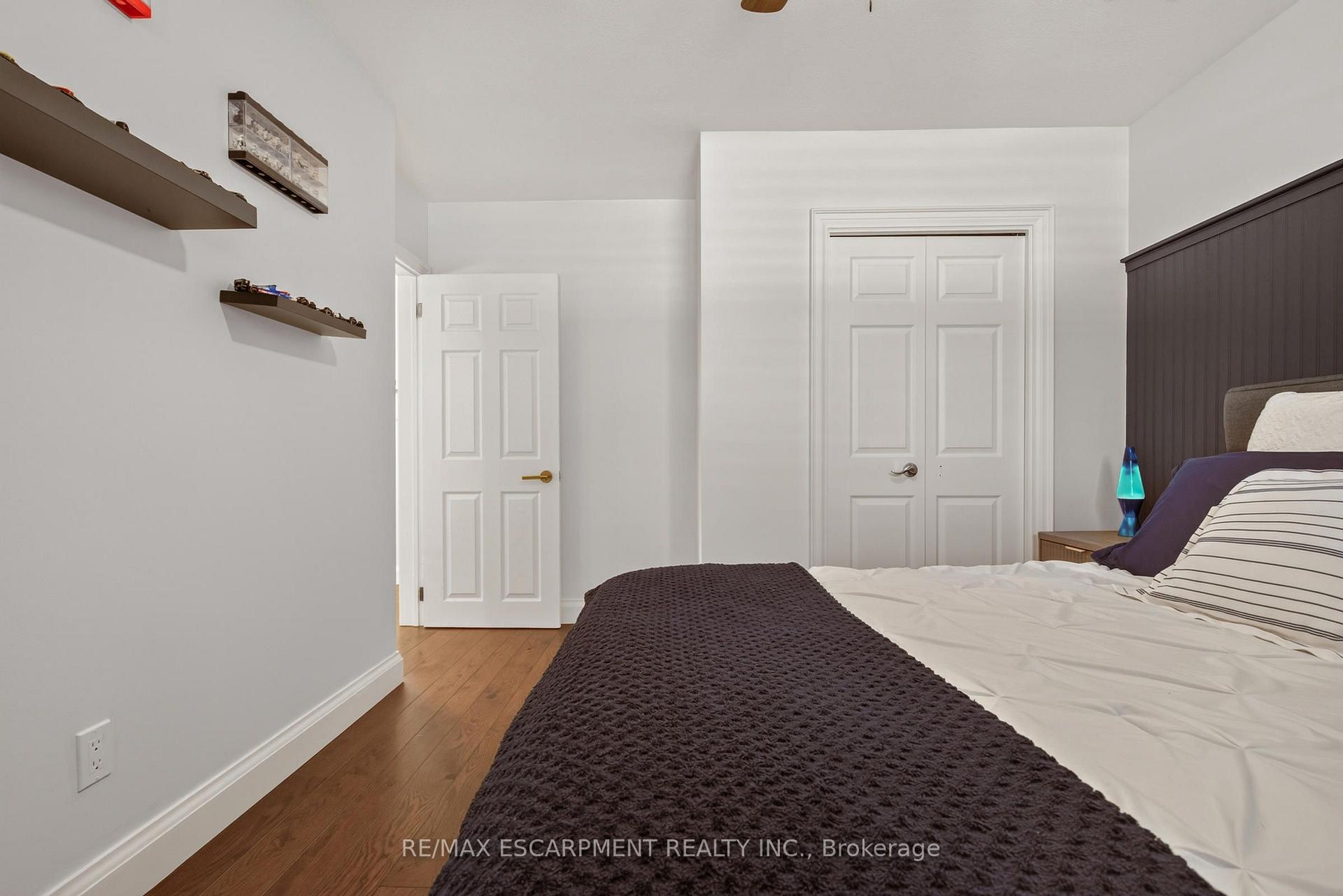 Photo 26 of 302 Harmony Road, Hamilton, Ancaster — HOMEH