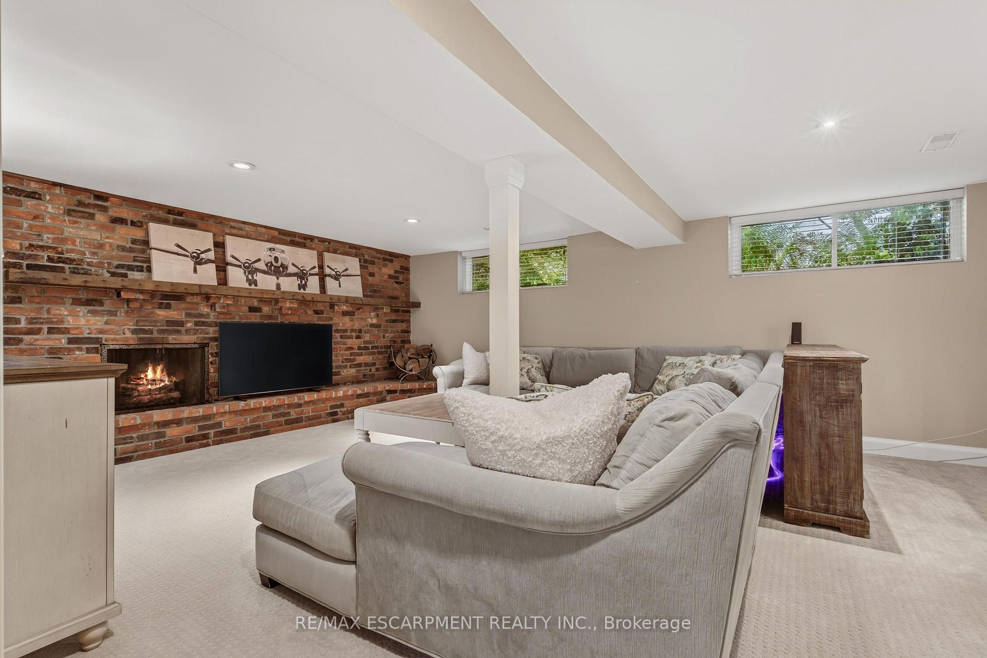 Photo 27 of 302 Harmony Road, Hamilton, Ancaster — HOMEH