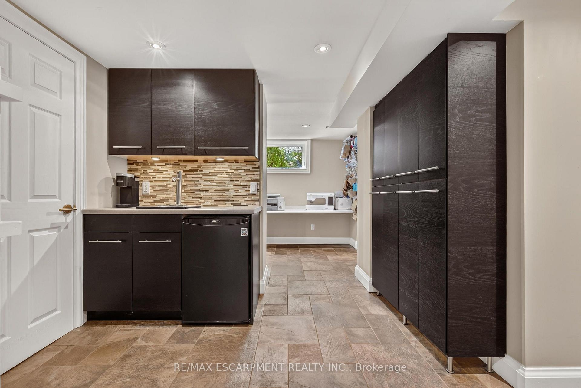 Photo 31 of 302 Harmony Road, Hamilton, Ancaster — HOMEH