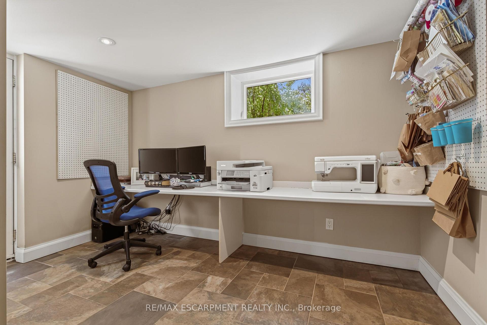 Photo 32 of 302 Harmony Road, Hamilton, Ancaster — HOMEH