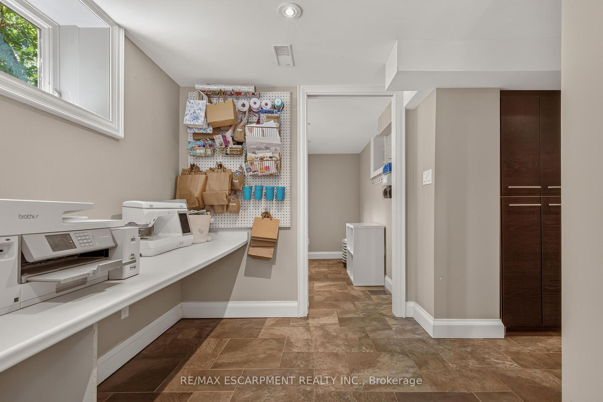 Photo 33 of 302 Harmony Road, Hamilton, Ancaster — HOMEH