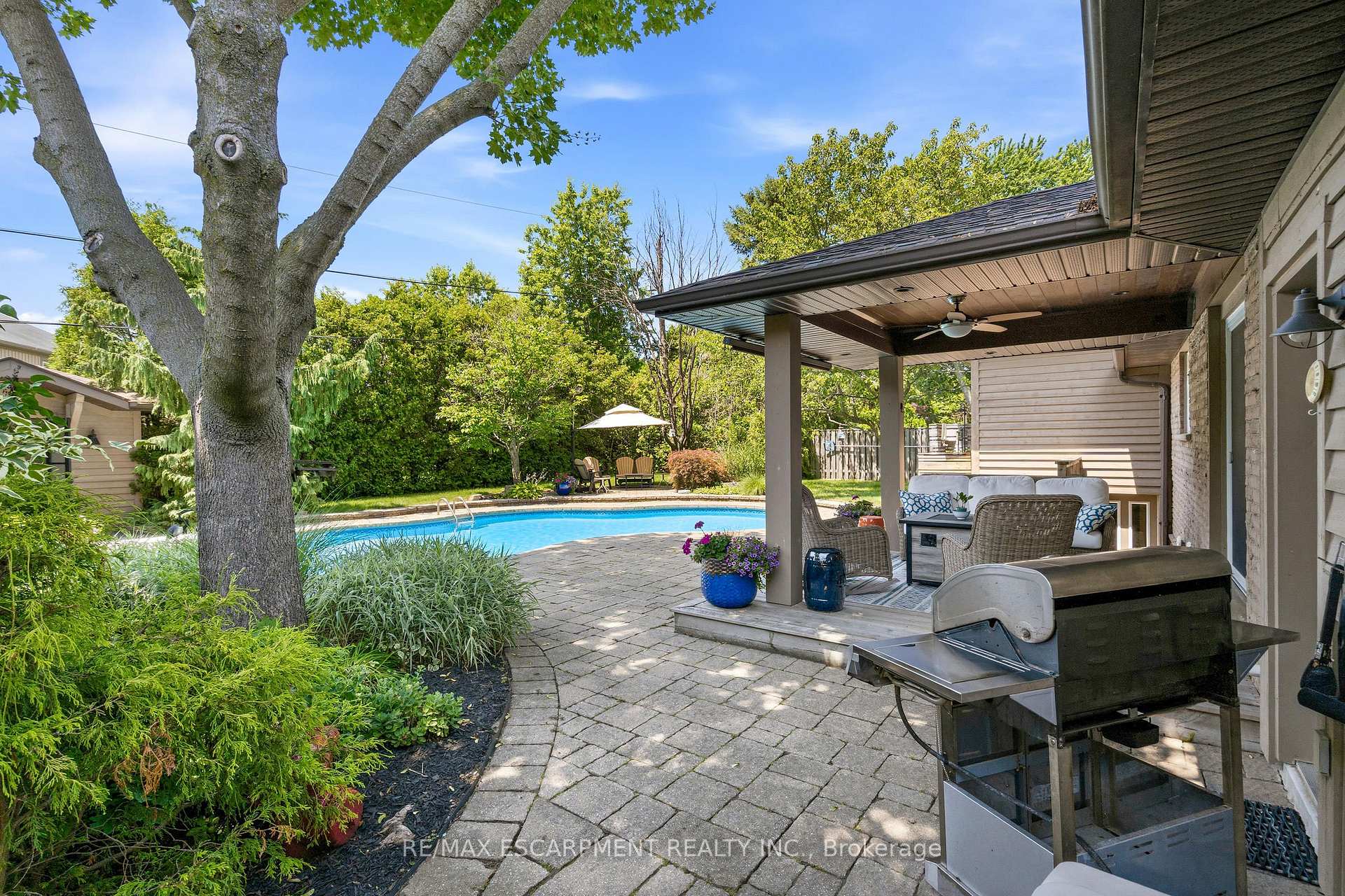 Photo 37 of 302 Harmony Road, Hamilton, Ancaster — HOMEH