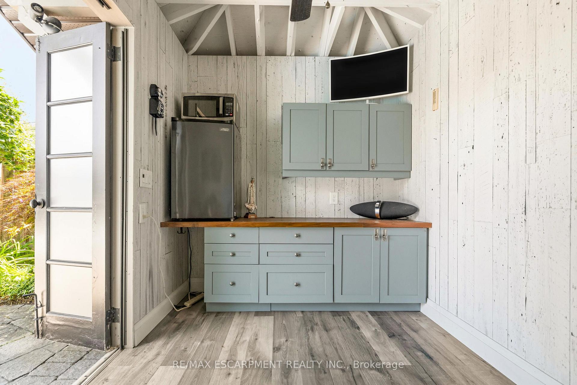 Photo 44 of 302 Harmony Road, Hamilton, Ancaster — HOMEH
