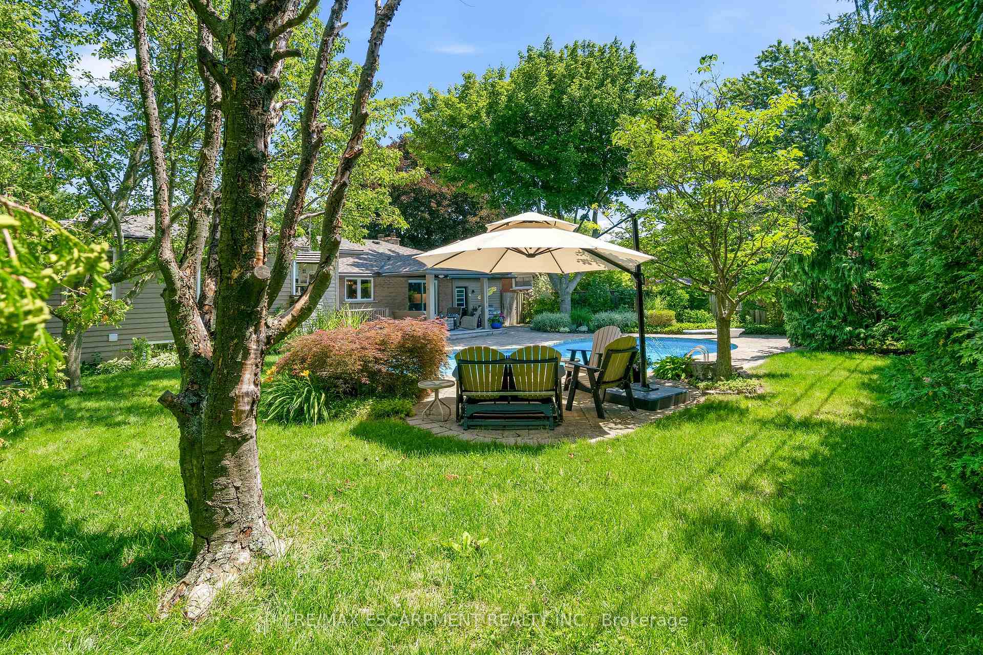 Photo 45 of 302 Harmony Road, Hamilton, Ancaster — HOMEH