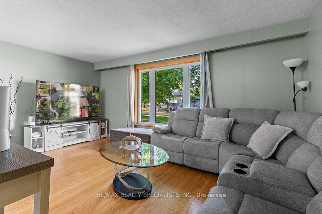 Photo 7 of 88 Shirley Street, Orangeville — HOMEH