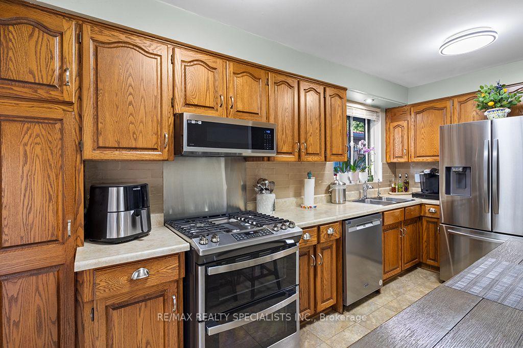 Photo 11 of 88 Shirley Street, Orangeville — HOMEH