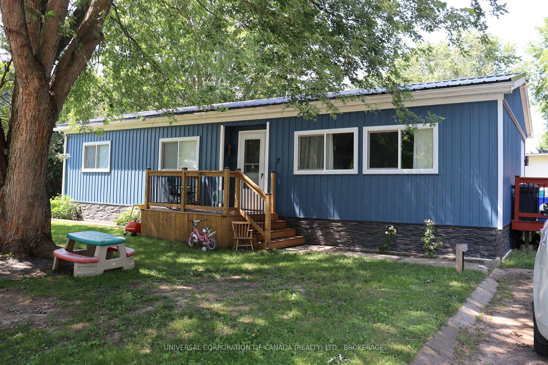 Photo of 7 Maple St Street E