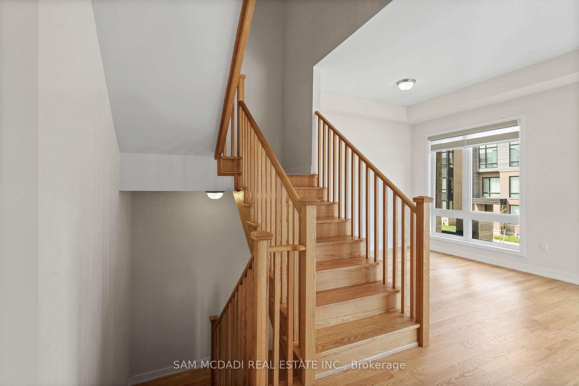 Photo 9 of 1327 Anthonia Trail, Oakville, Joshua Meadows — HOMEH