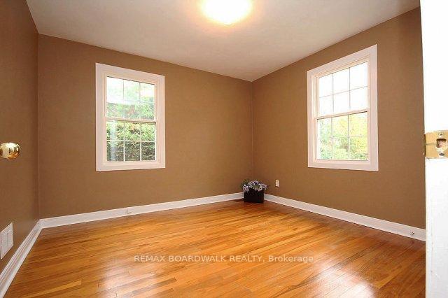 Photo 9 of 209 Knox Crescent, Ottawa, Riverview Park — HOMEH