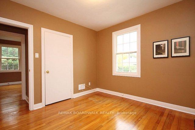Photo 11 of 209 Knox Crescent, Ottawa, Riverview Park — HOMEH