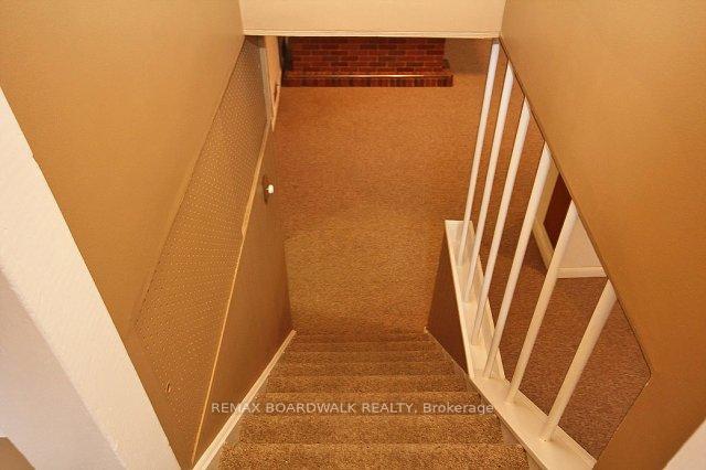 Photo 14 of 209 Knox Crescent, Ottawa, Riverview Park — HOMEH
