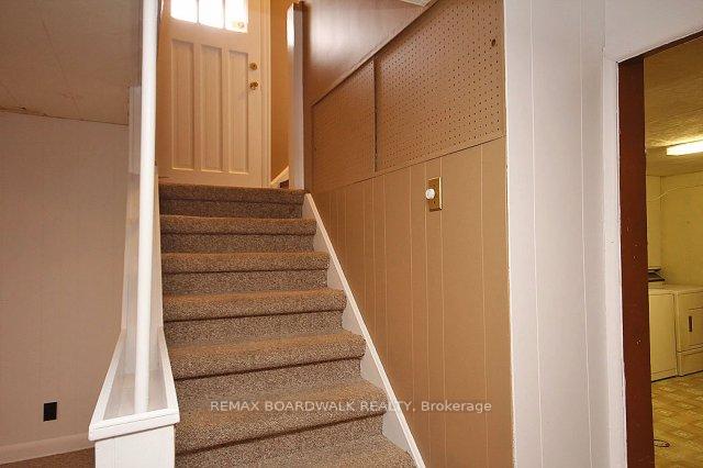 Photo 15 of 209 Knox Crescent, Ottawa, Riverview Park — HOMEH