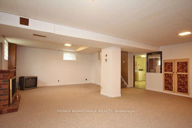 Photo 18 of 209 Knox Crescent, Ottawa, Riverview Park — HOMEH