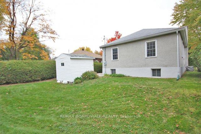 Photo 19 of 209 Knox Crescent, Ottawa, Riverview Park — HOMEH