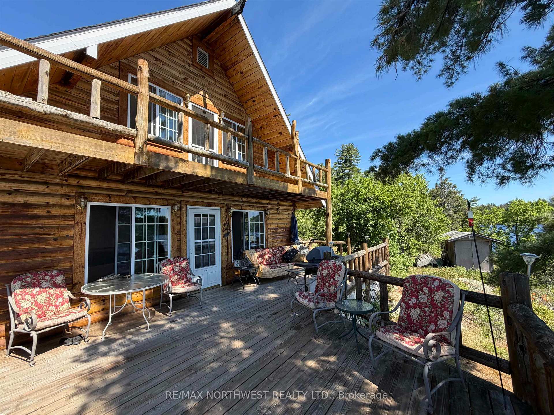Front of G1686 Rainy Lake