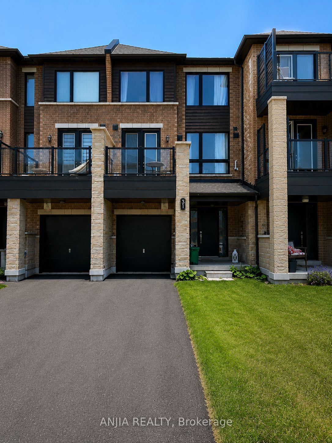 Photo 2 of 31 Red Maple Lane, Barrie, Innis-Shore — HOMEH