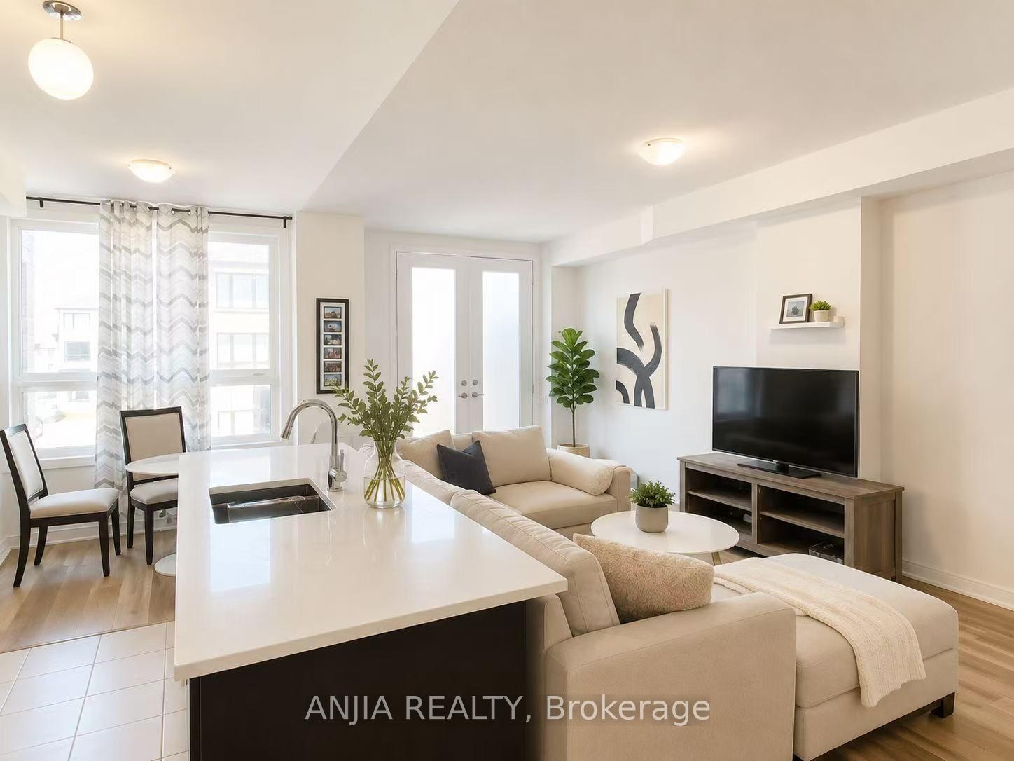 Photo 5 of 31 Red Maple Lane, Barrie, Innis-Shore — HOMEH