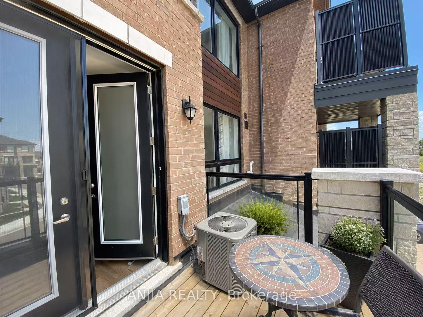 Photo 10 of 31 Red Maple Lane, Barrie, Innis-Shore — HOMEH