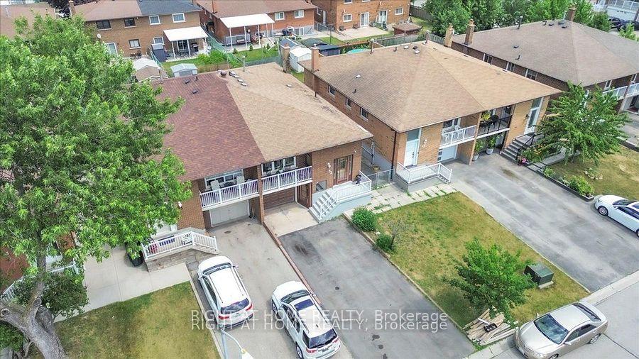 Photo 4 of 53 Agincourt Road, Vaughan, West Woodbridge — HOMEH
