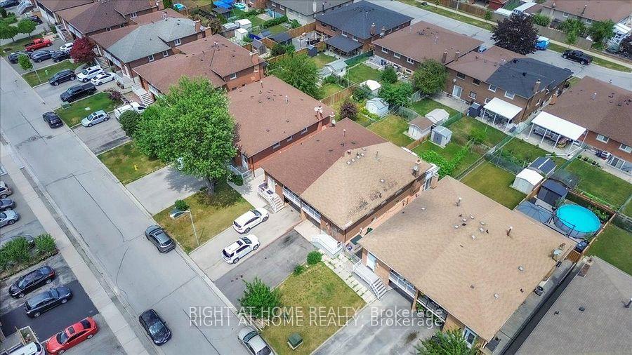Photo 5 of 53 Agincourt Road, Vaughan, West Woodbridge — HOMEH