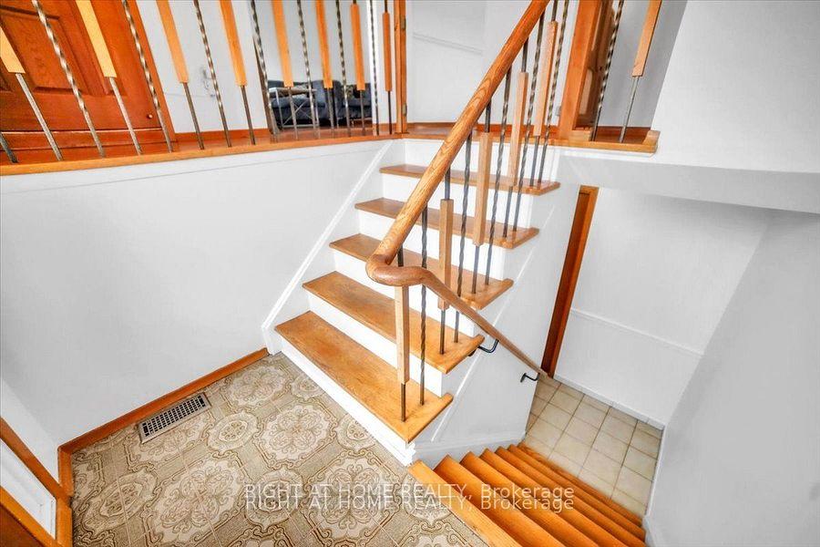 Photo 6 of 53 Agincourt Road, Vaughan, West Woodbridge — HOMEH