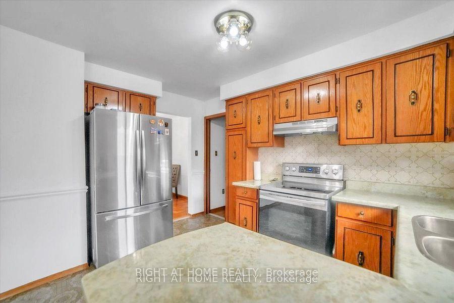 Photo 14 of 53 Agincourt Road, Vaughan, West Woodbridge — HOMEH