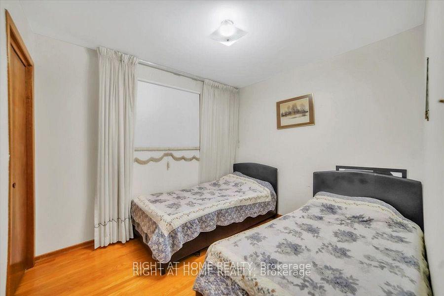 Photo 20 of 53 Agincourt Road, Vaughan, West Woodbridge — HOMEH