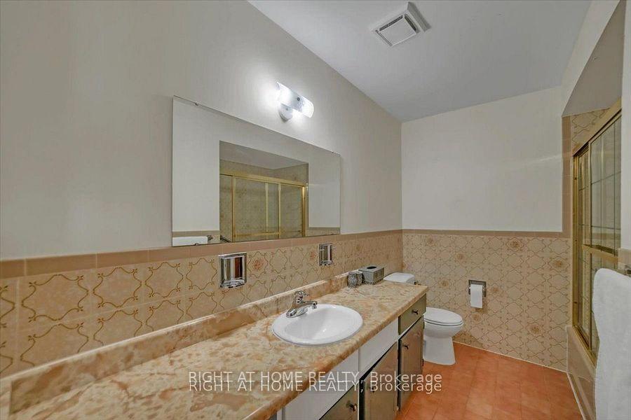 Photo 21 of 53 Agincourt Road, Vaughan, West Woodbridge — HOMEH
