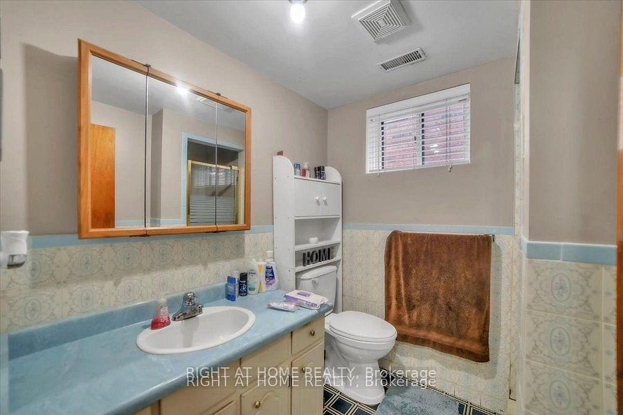 Photo 27 of 53 Agincourt Road, Vaughan, West Woodbridge — HOMEH