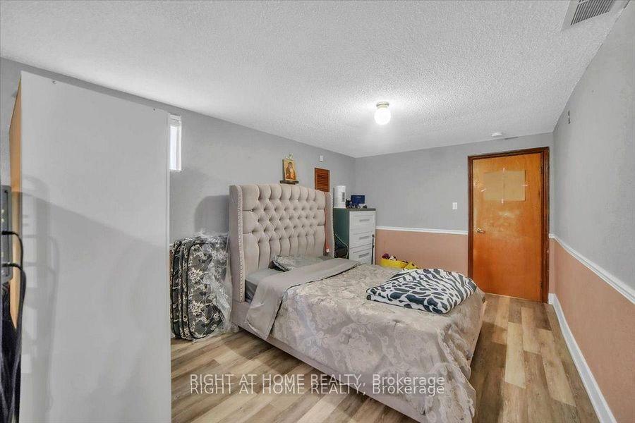 Photo 29 of 53 Agincourt Road, Vaughan, West Woodbridge — HOMEH