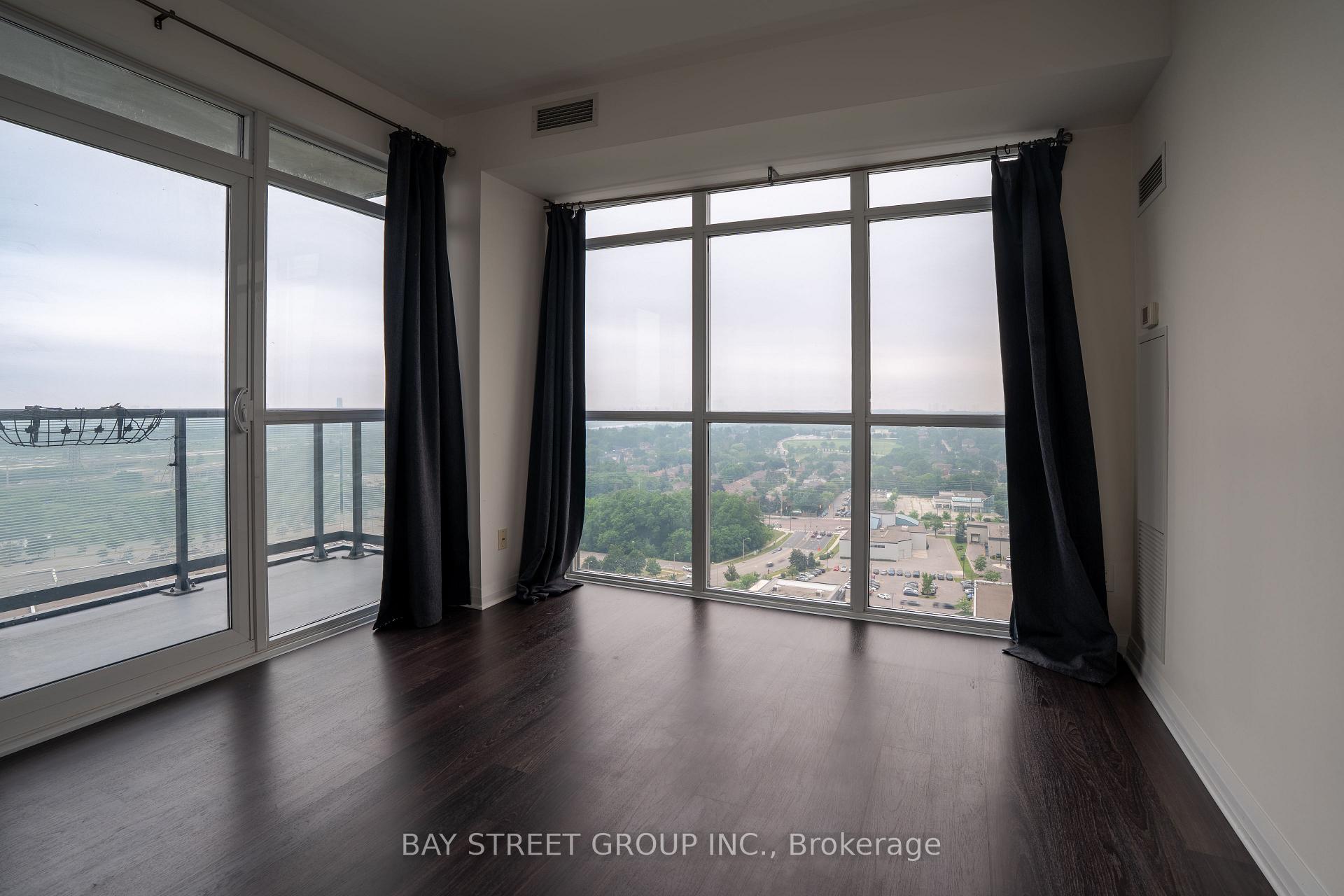 Photo 6 of Unit Lph04, 55 Oneida Crescent, Richmond Hill, Langstaff — HOMEH