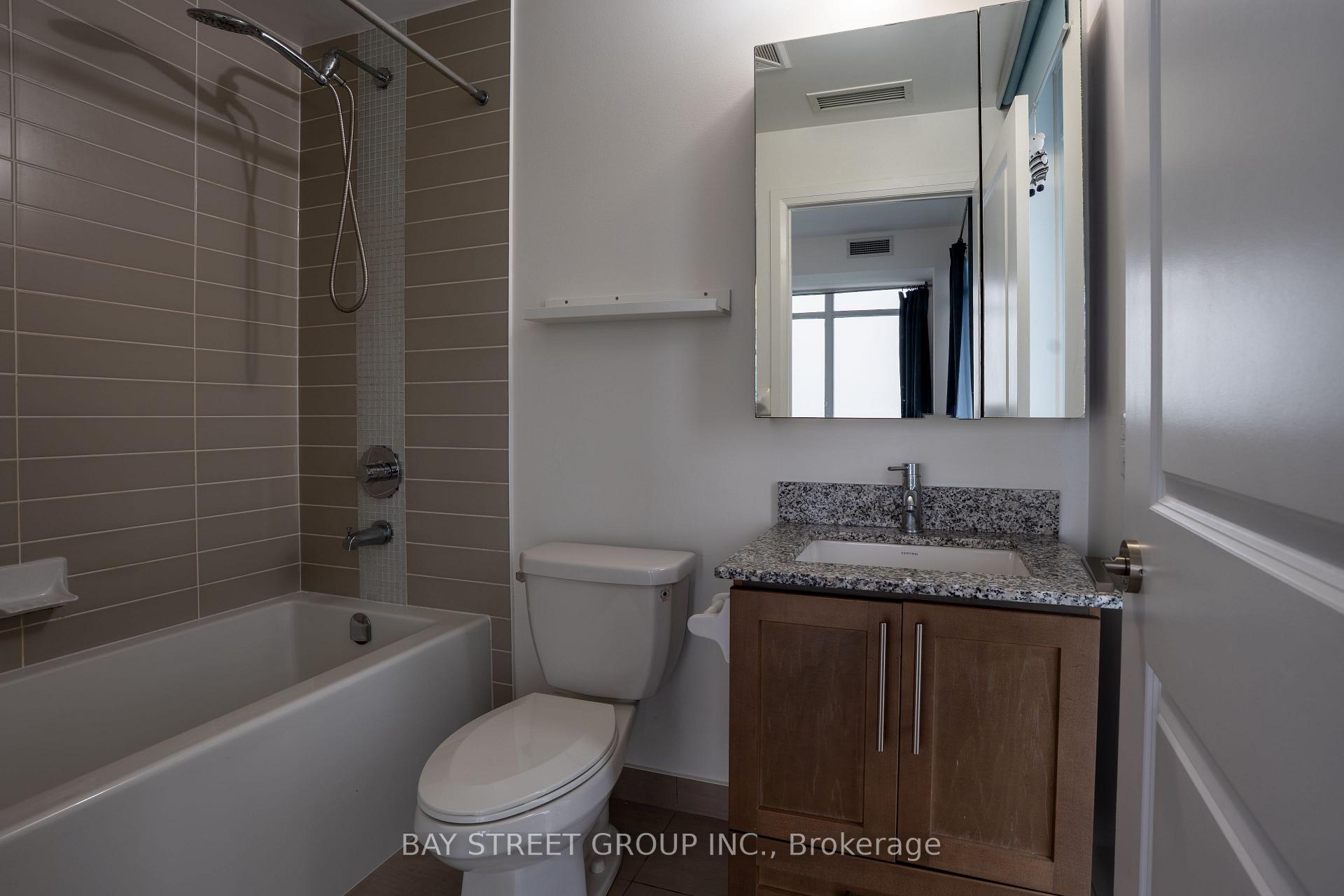 Photo 8 of Unit Lph04, 55 Oneida Crescent, Richmond Hill, Langstaff — HOMEH