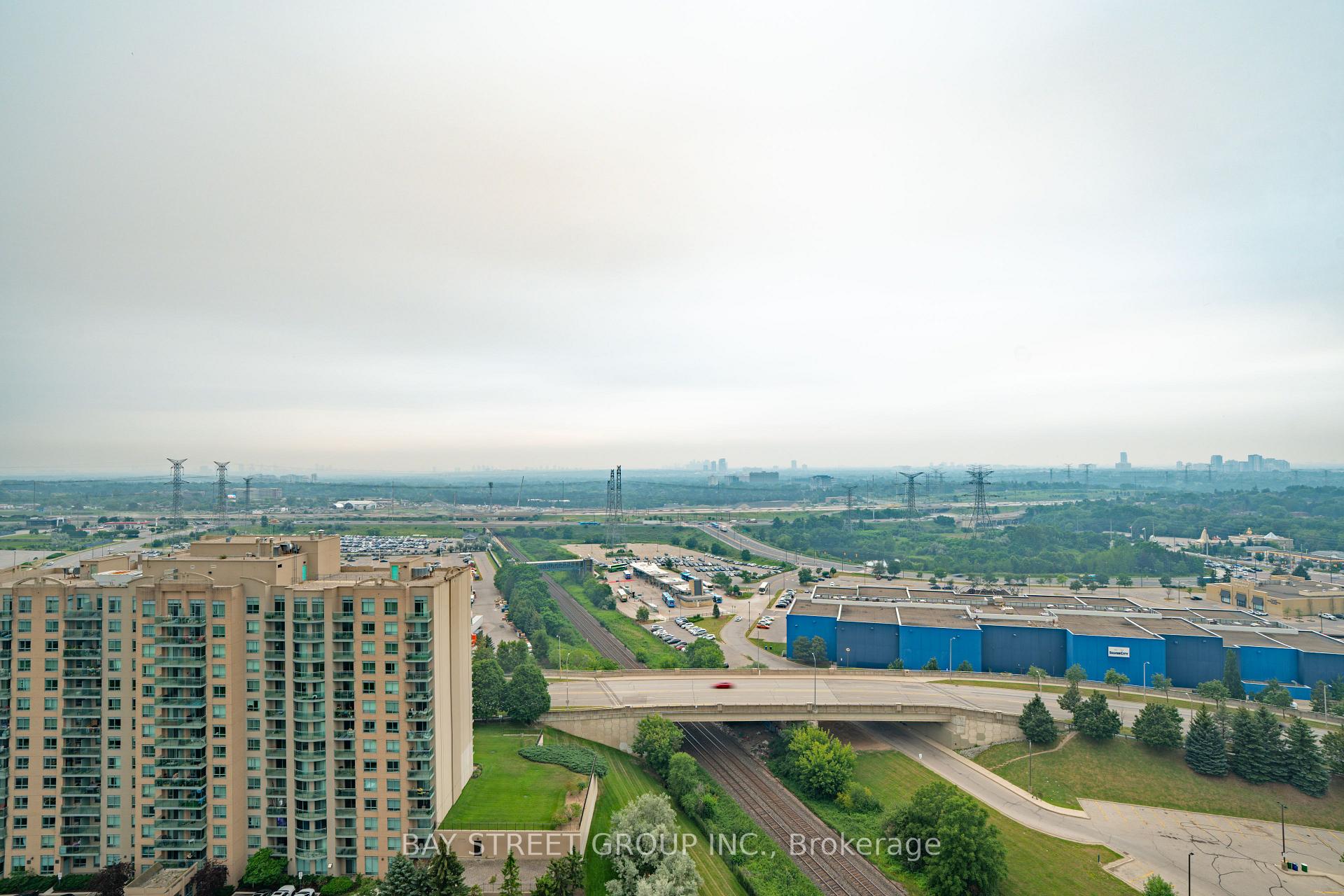 Photo 15 of Unit Lph04, 55 Oneida Crescent, Richmond Hill, Langstaff — HOMEH