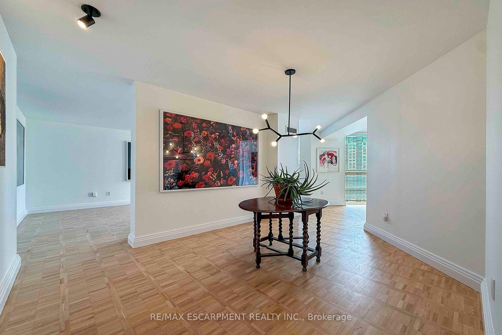 Photo 4 of Unit 2804, 3650 Kaneff Crescent, Mississauga, Mississauga Valleys — HOMEH