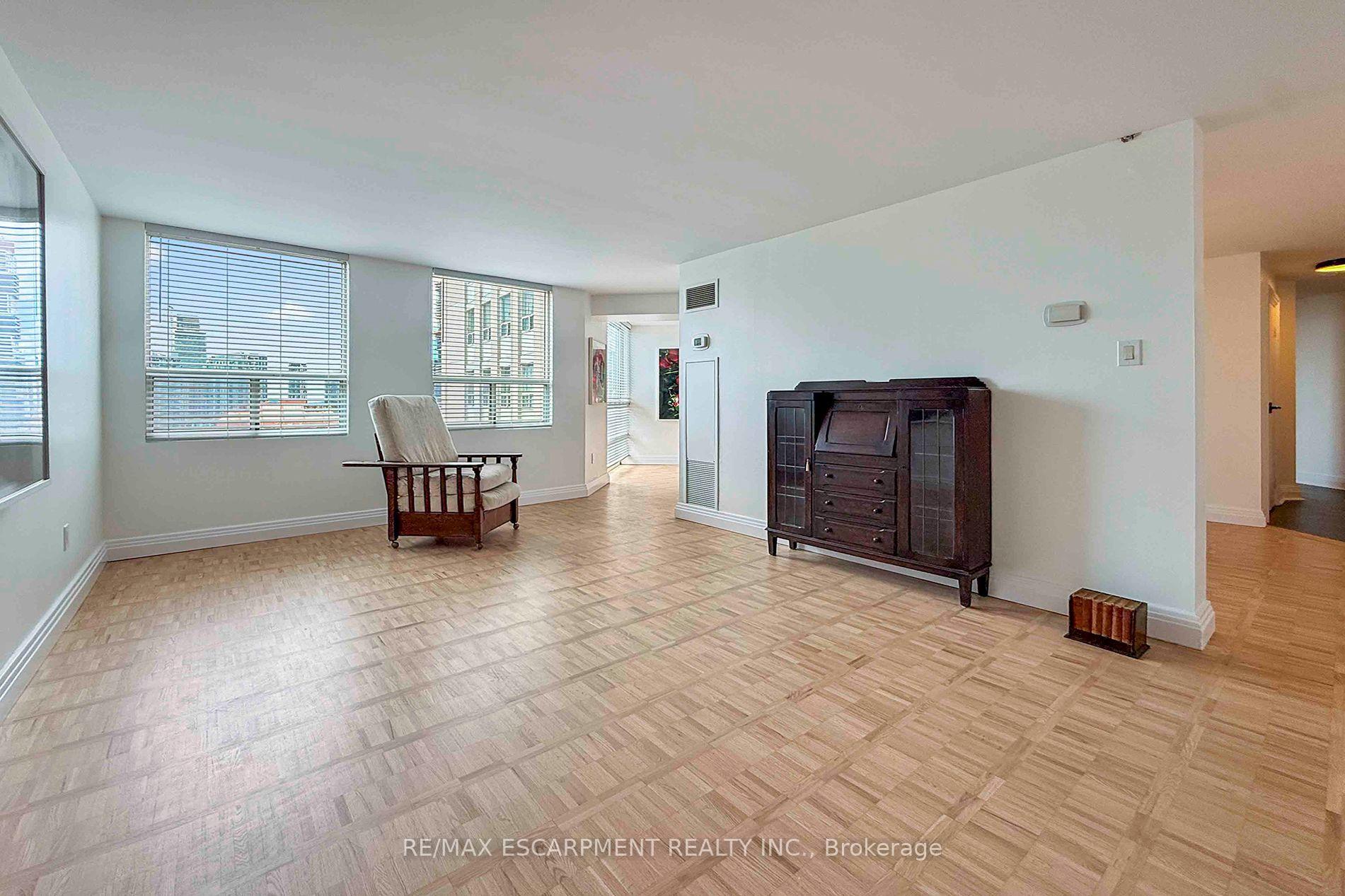 Photo 9 of Unit 2804, 3650 Kaneff Crescent, Mississauga, Mississauga Valleys — HOMEH