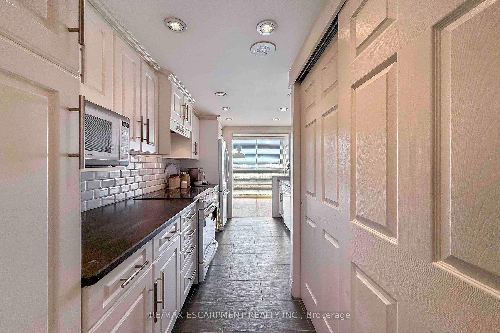 Photo 14 of Unit 2804, 3650 Kaneff Crescent, Mississauga, Mississauga Valleys — HOMEH