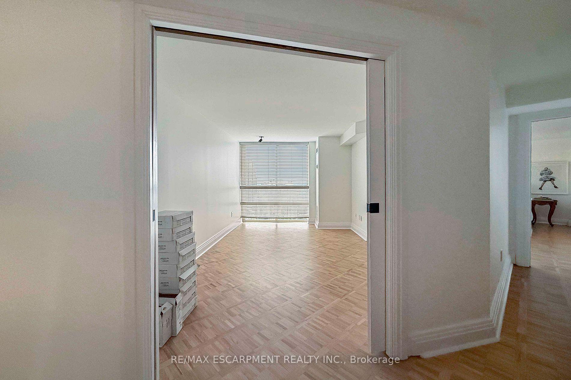Photo 15 of Unit 2804, 3650 Kaneff Crescent, Mississauga, Mississauga Valleys — HOMEH