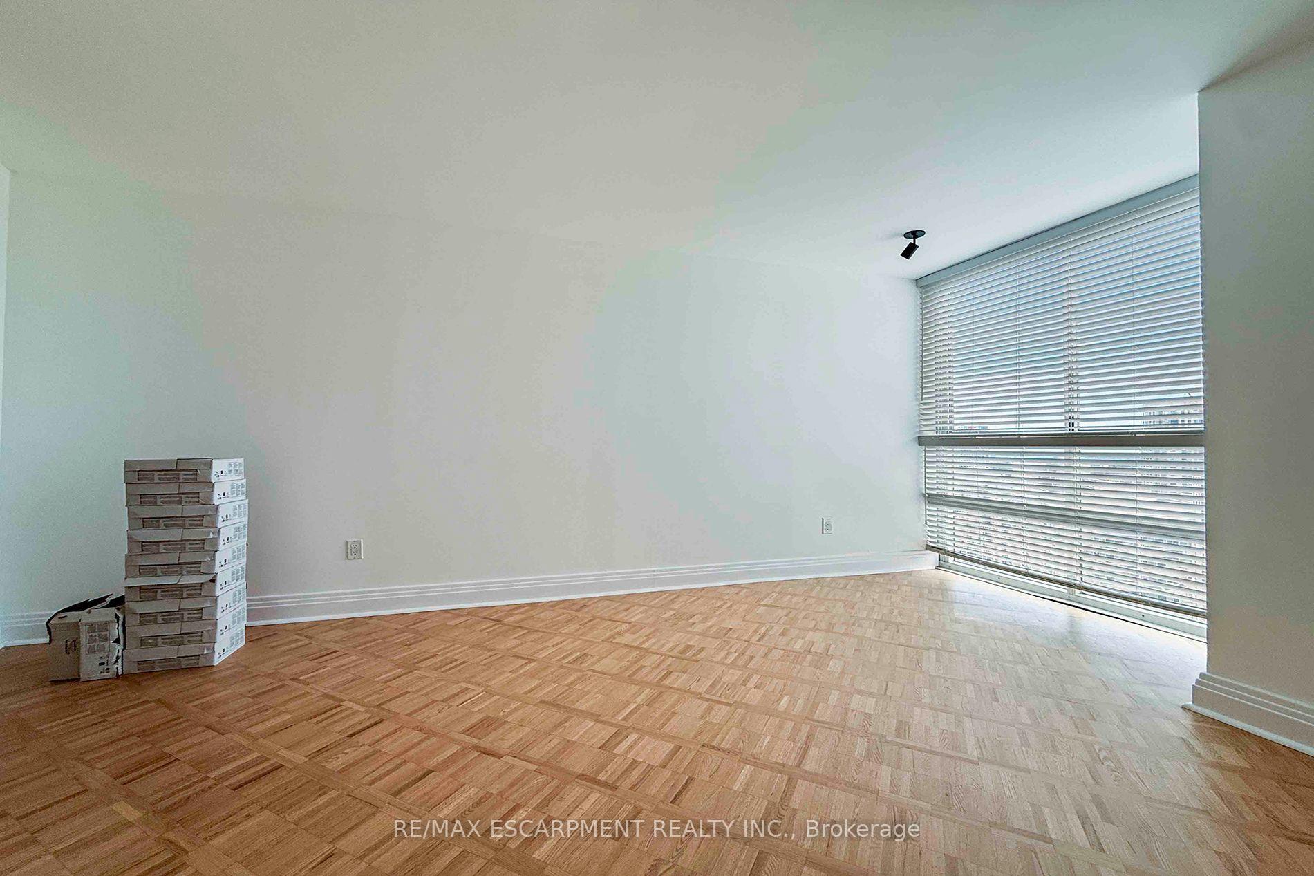 Photo 17 of Unit 2804, 3650 Kaneff Crescent, Mississauga, Mississauga Valleys — HOMEH