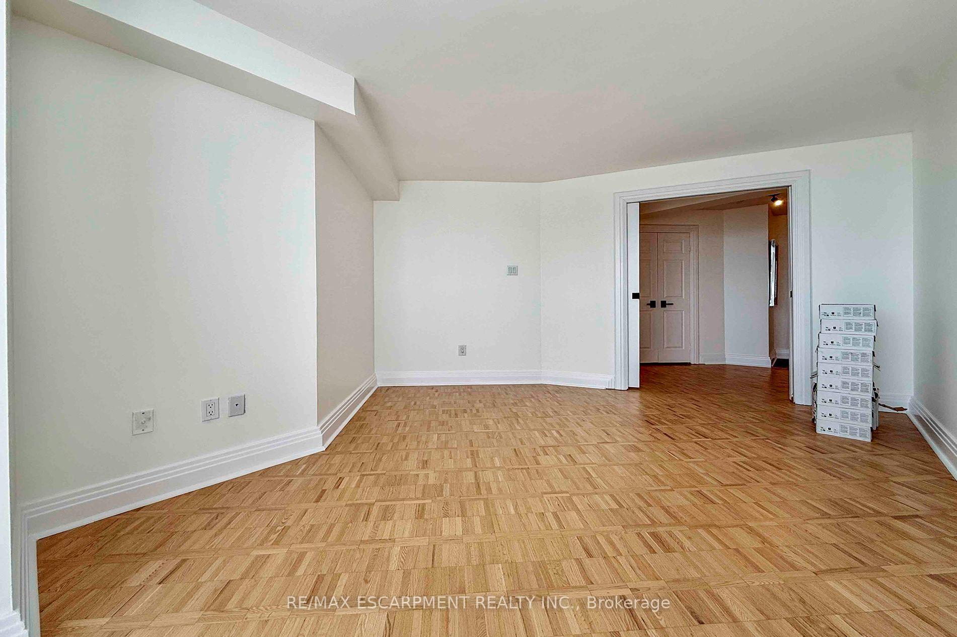 Photo 18 of Unit 2804, 3650 Kaneff Crescent, Mississauga, Mississauga Valleys — HOMEH